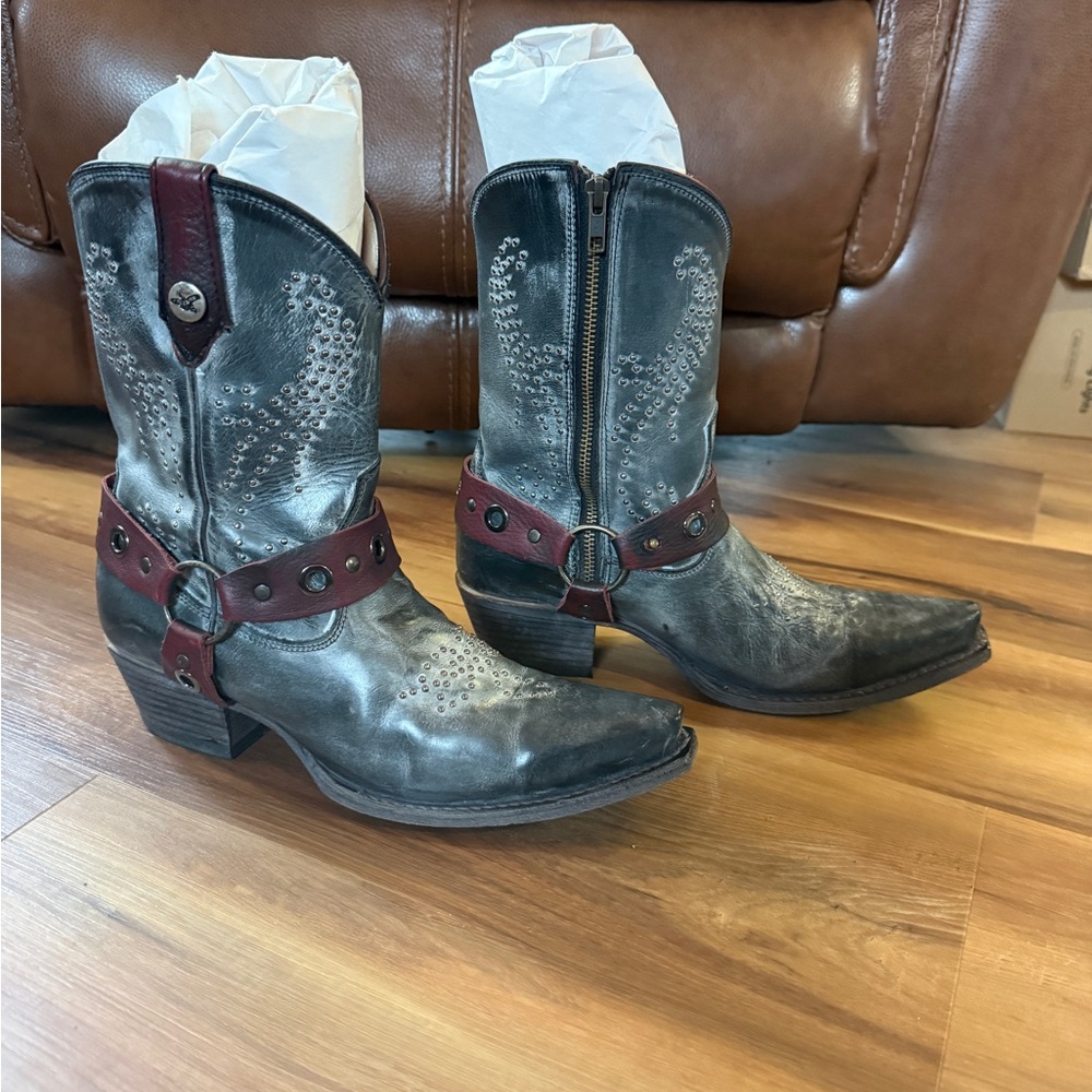 Freebird Weston Size 10